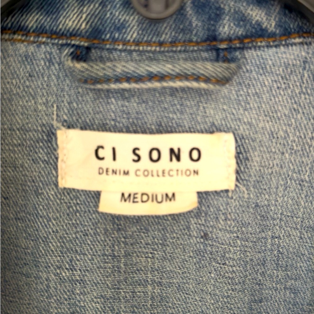 NEW! The Perfect Denim Jacket SIZE M - Picture 3 of 5